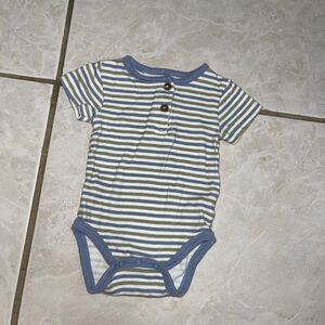 1371. Luxe threads 0-3 months